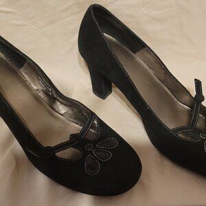 Pazzo Tantalize Black w/White Stitching Mary Jane Style Leather Heels  7 1/2